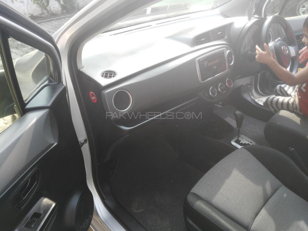 Toyota Vitz 2012 for Sale in Charsadda Toyota Vitz 2012 for Sale in Charsadda Image-10