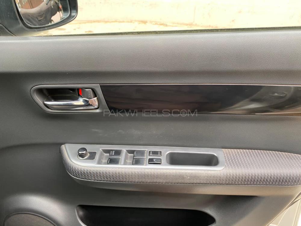Suzuki Swift 2015 for Sale in Karachi Suzuki Swift 2015 for Sale in Karachi Image-8