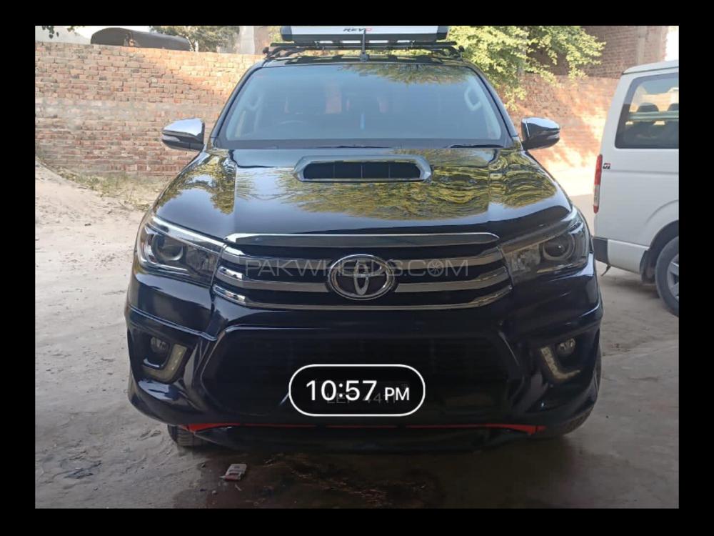 Toyota Hilux 2017 for Sale in Gujrat Toyota Hilux 2017 for Sale in Gujrat Image-8