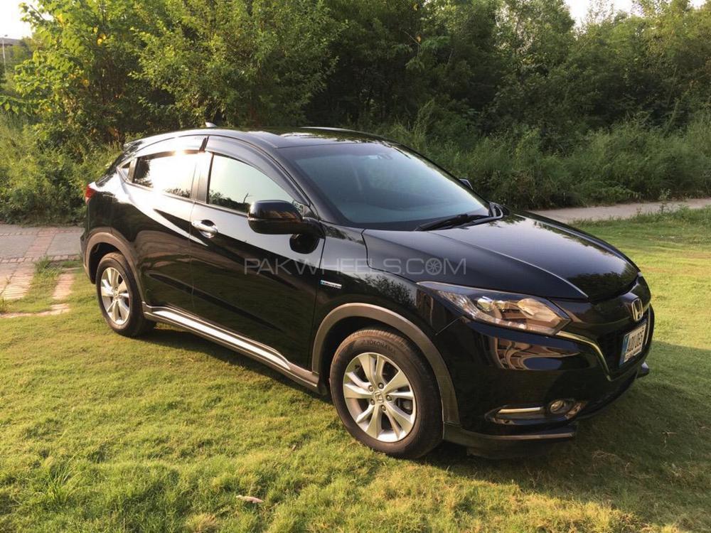 Honda Vezel 2015 for Sale in Islamabad Image-1
