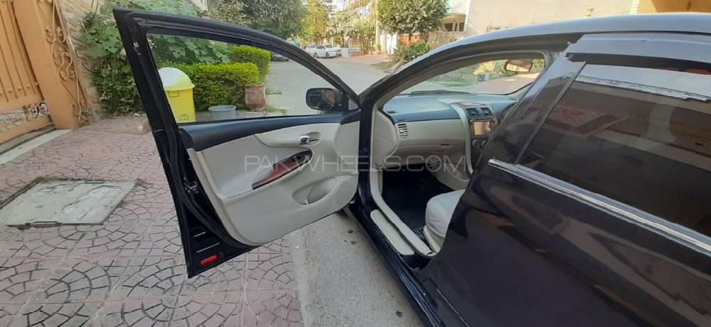 Toyota Corolla 2011 for Sale in Islamabad Image-1