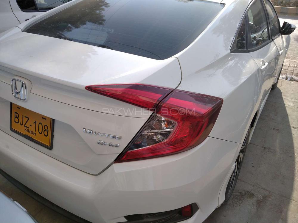 Honda Civic 2017 for Sale in Hyderabad Honda Civic 2017 for Sale in Hyderabad Image-6