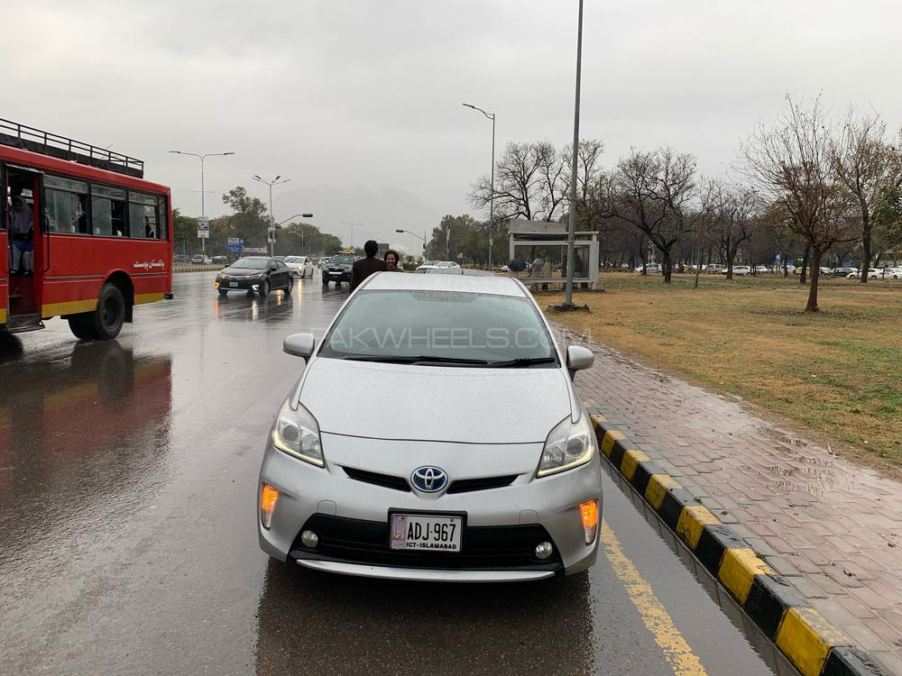 Toyota Prius 2013 for Sale in Peshawar Toyota Prius 2013 for Sale in Peshawar Image-7