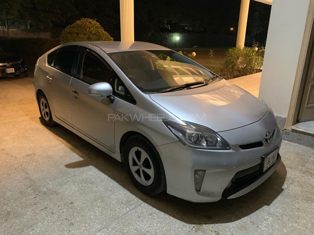 Toyota Prius 2013 for Sale in Peshawar Toyota Prius 2013 for Sale in Peshawar Image-6
