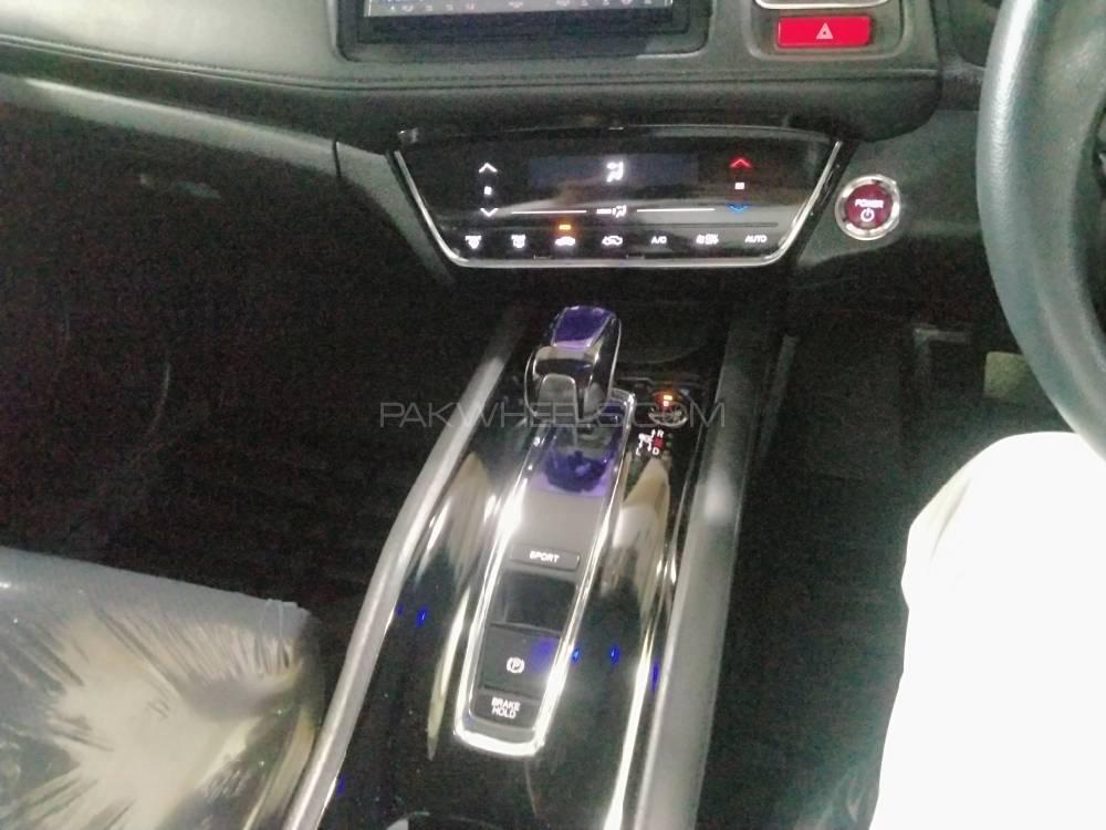 Honda Vezel 2015 for Sale in Gujranwala Honda Vezel 2015 for Sale in Gujranwala Image-10