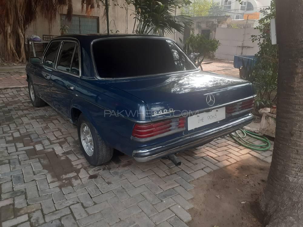 Mercedes Benz E Class 1982 for Sale in Lahore Mercedes Benz E Class 1982 for Sale in Lahore Image-3