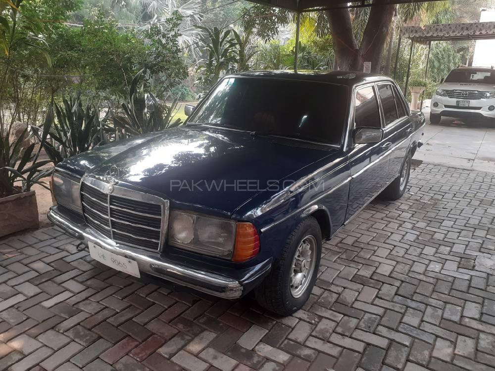 Mercedes Benz E Class 1982 for Sale in Lahore Mercedes Benz E Class 1982 for Sale in Lahore Image-2