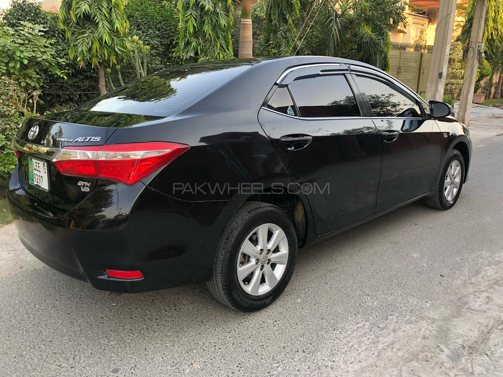 Toyota Corolla 2015 for Sale in Lahore Toyota Corolla 2015 for Sale in Lahore Image-5