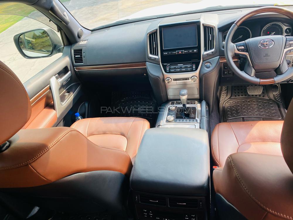 Toyota Land Cruiser 2015 for Sale in Lahore Toyota Land Cruiser 2015 for Sale in Lahore Image-13