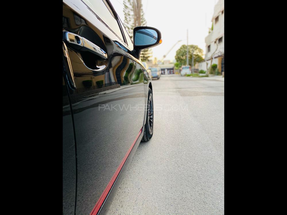 Toyota Prius 2013 for Sale in Karachi Toyota Prius 2013 for Sale in Karachi Image-9