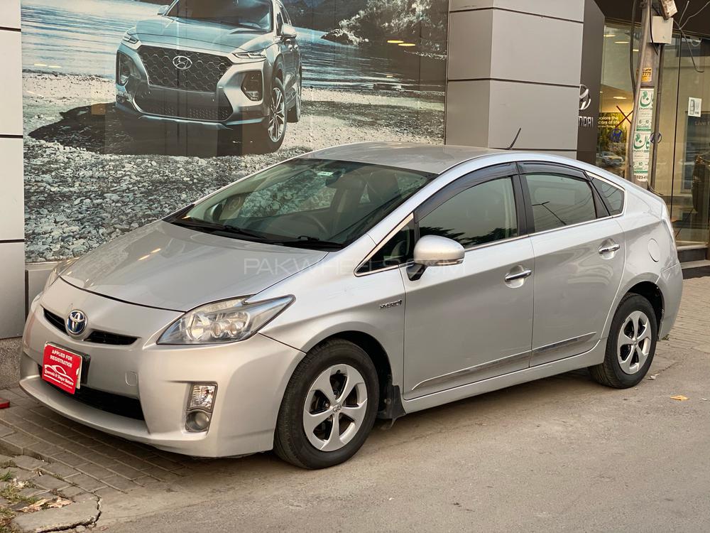 Toyota Prius 2011 for Sale in Lahore Toyota Prius 2011 for Sale in Lahore Image-2