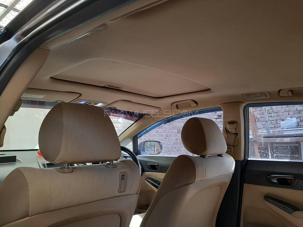 Honda Civic 2010 for Sale in Faisalabad Honda Civic 2010 for Sale in Faisalabad Image-5