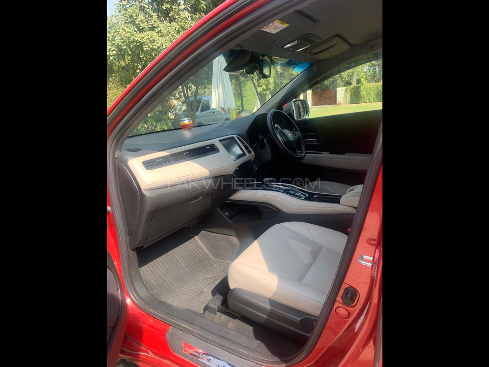 Honda Vezel 2016 for Sale in Lahore Honda Vezel 2016 for Sale in Lahore Image-5