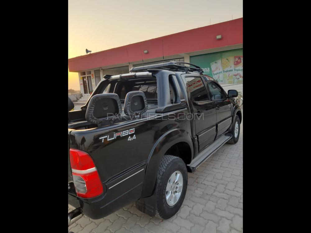 Toyota Hilux 2011 for Sale in Haripur Toyota Hilux 2011 for Sale in Haripur Image-2