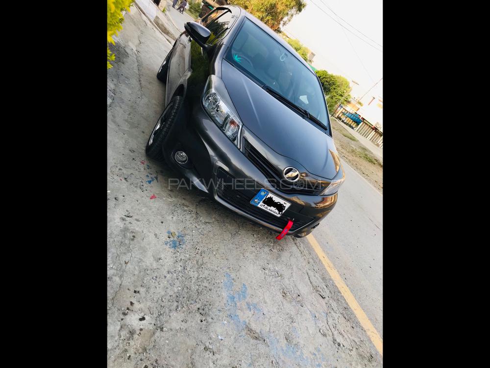 Toyota Vitz 2012 for Sale in Nowshera Image-1