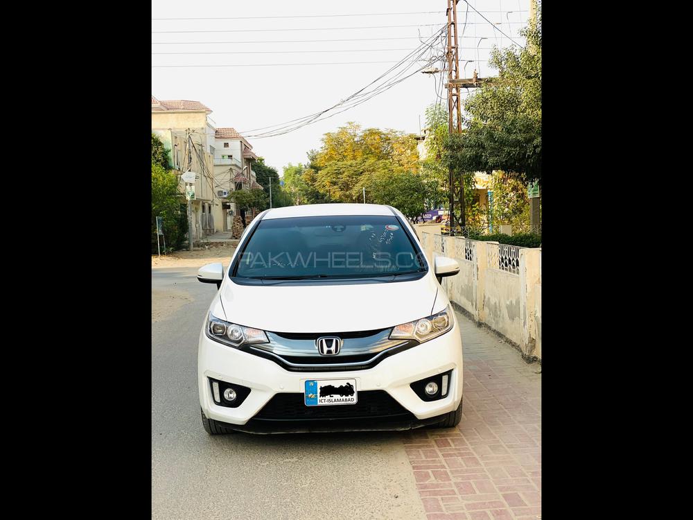 Honda Fit 2015 for Sale in Multan Honda Fit 2015 for Sale in Multan Image-2