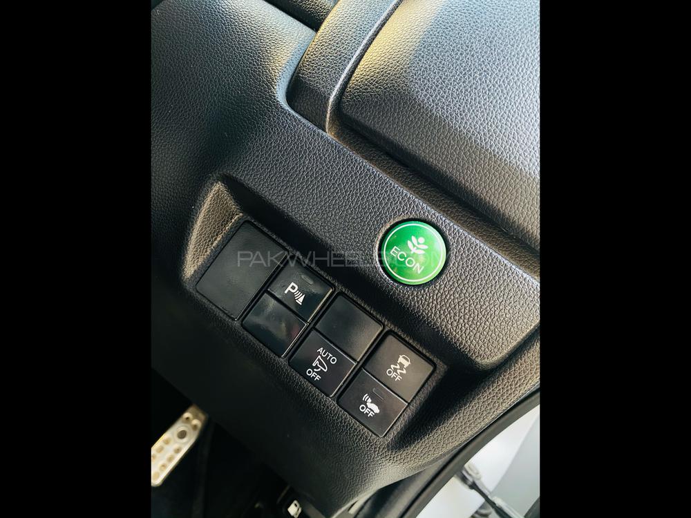 Honda Fit 2015 for Sale in Multan Honda Fit 2015 for Sale in Multan Image-7