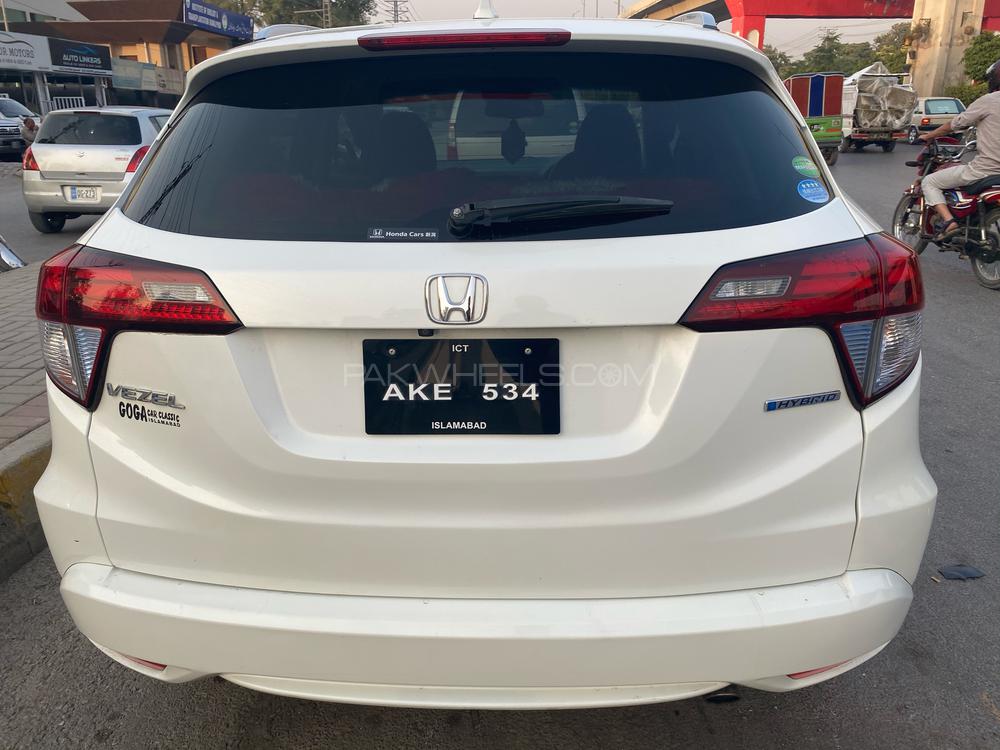Honda Vezel 2017 for Sale in Rawalpindi Honda Vezel 2017 for Sale in Rawalpindi Image-4