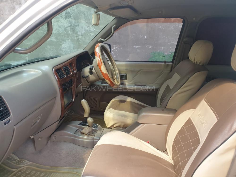 Toyota Hilux 2003 for Sale in Lahore Toyota Hilux 2003 for Sale in Lahore Image-6