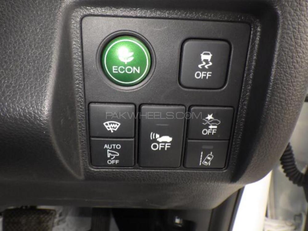 Honda Vezel 2016 for Sale in Islamabad Honda Vezel 2016 for Sale in Islamabad Image-12
