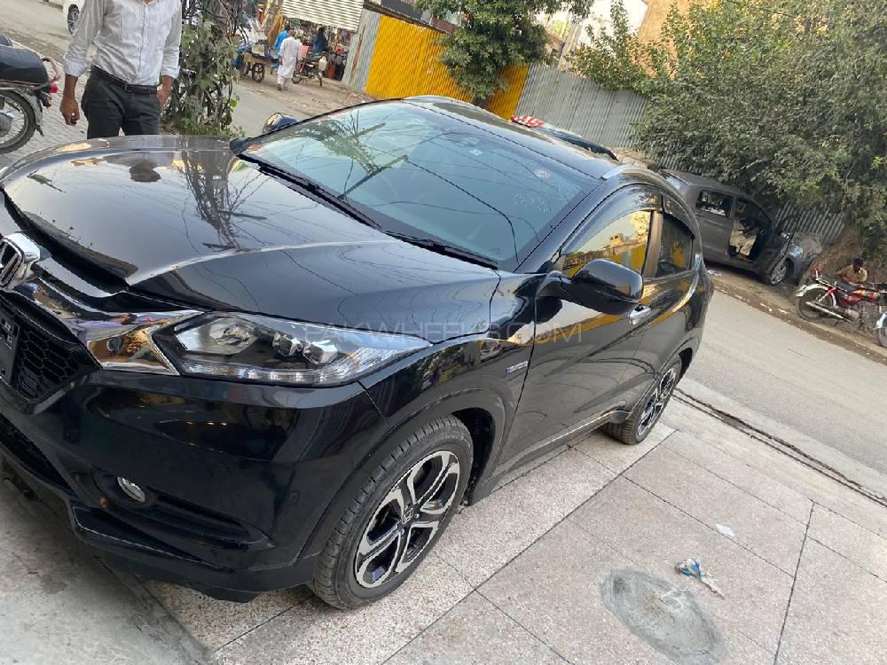 Honda Vezel 2020 for Sale in Bahawalpur Honda Vezel 2020 for Sale in Bahawalpur Image-2