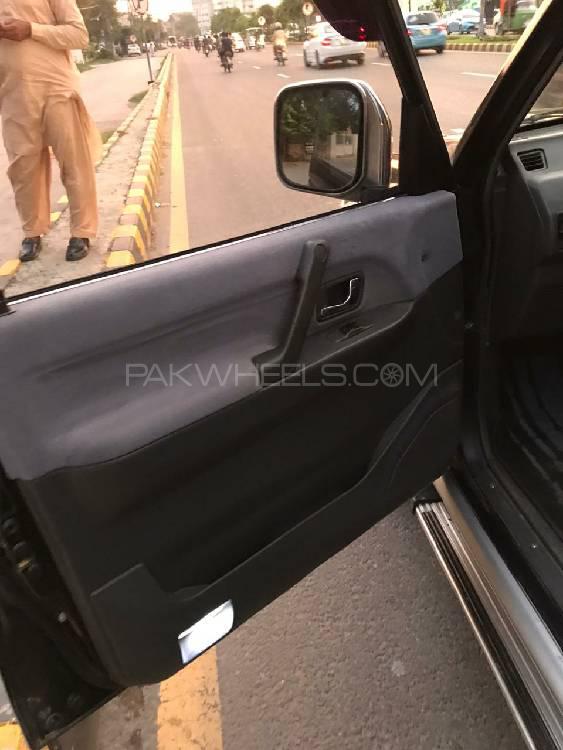Mitsubishi Pajero 1992 for Sale in Lahore Mitsubishi Pajero 1992 for Sale in Lahore Image-13