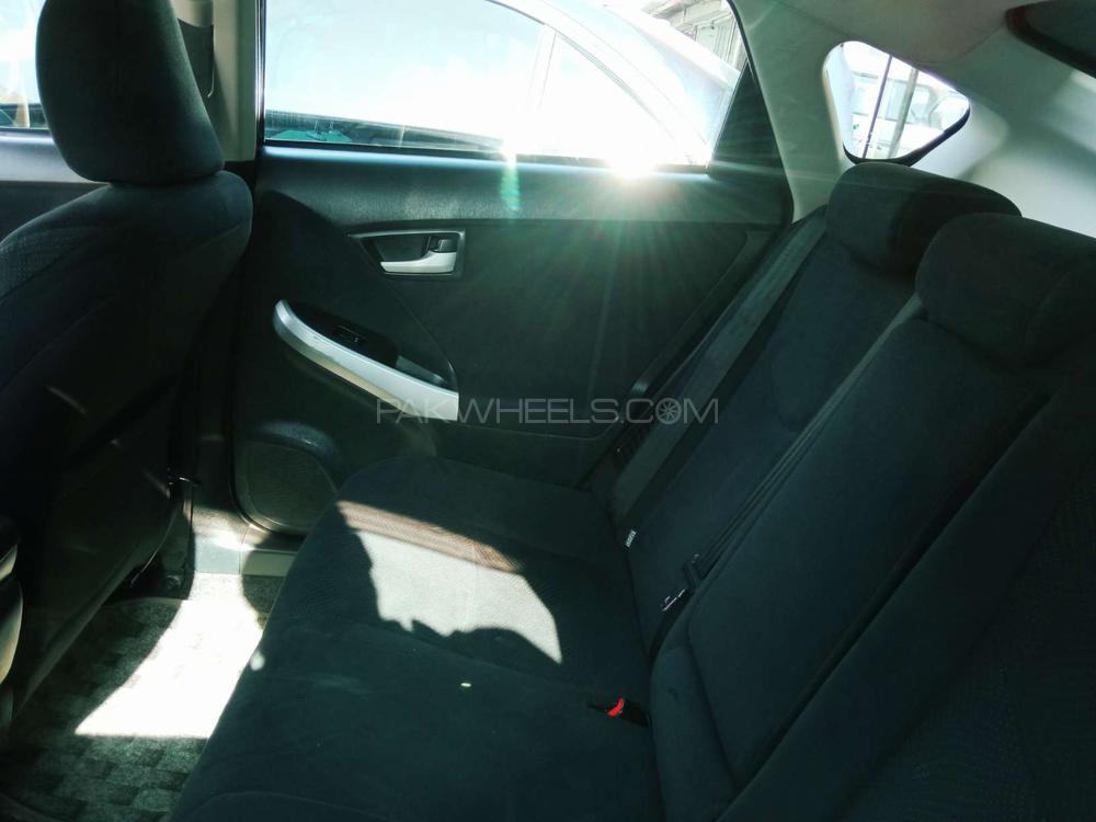 Toyota Prius 2013 for Sale in Rawalpindi Toyota Prius 2013 for Sale in Rawalpindi Image-6