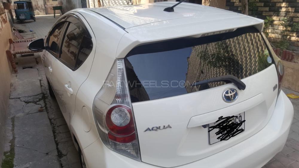 ٹویوٹا اکوا 2014 for Sale in پشاور ٹویوٹا اکوا 2014 for Sale in پشاور Image-2