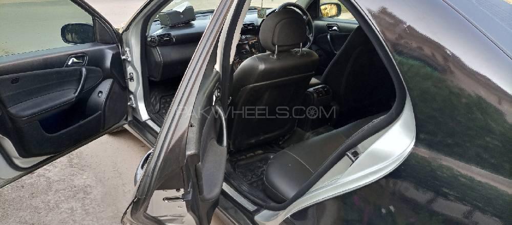مرسڈیز بینز سی کلاس 2004 for Sale in ملتان مرسڈیز بینز سی کلاس 2004 for Sale in ملتان Image-13