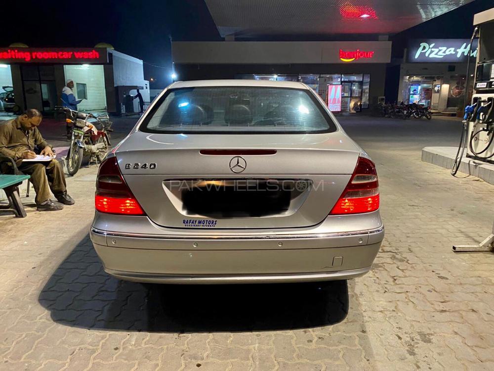 Mercedes Benz E Class 2004 for Sale in Lahore Mercedes Benz E Class 2004 for Sale in Lahore Image-8