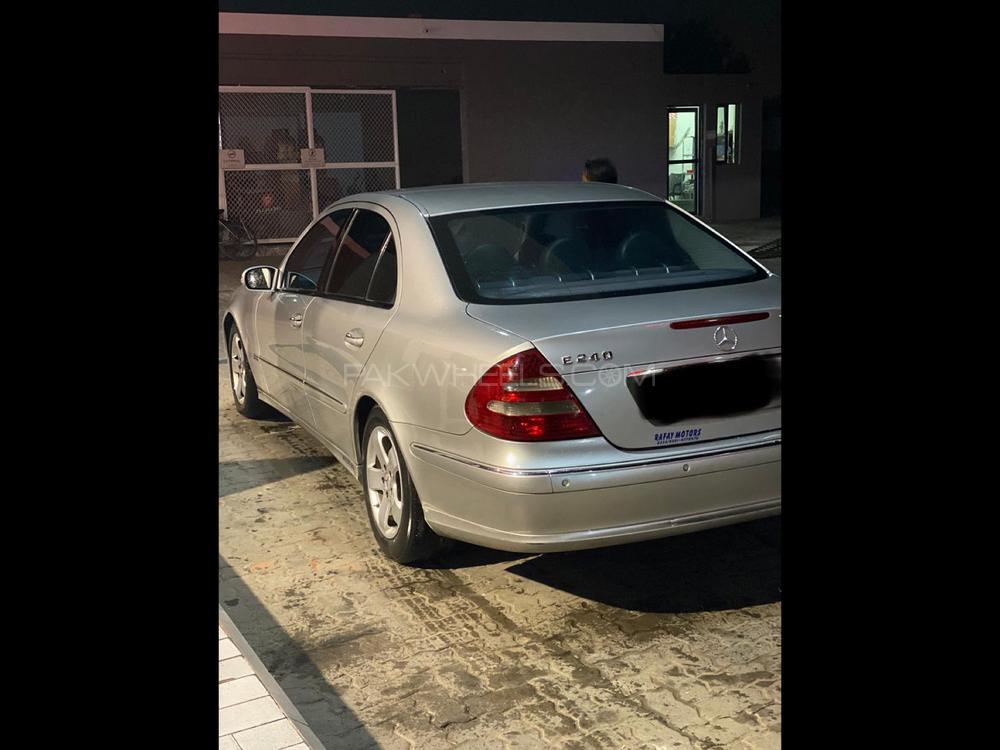 Mercedes Benz E Class 2004 for Sale in Lahore Mercedes Benz E Class 2004 for Sale in Lahore Image-9