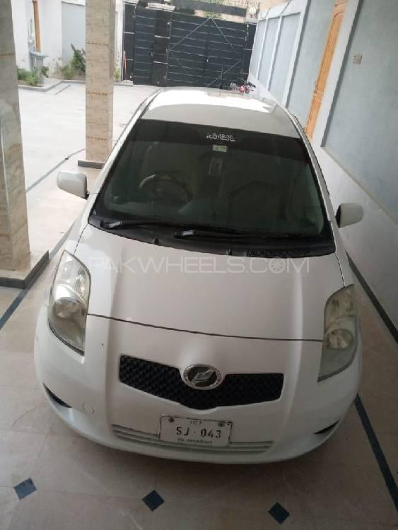 Toyota Vitz 2006 for Sale in Mardan Image-1