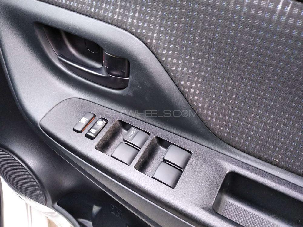 Toyota Vitz 2017 for Sale in Lahore Toyota Vitz 2017 for Sale in Lahore Image-8