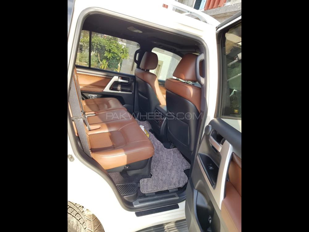 Toyota Land Cruiser 2015 for Sale in Islamabad Toyota Land Cruiser 2015 for Sale in Islamabad Image-5