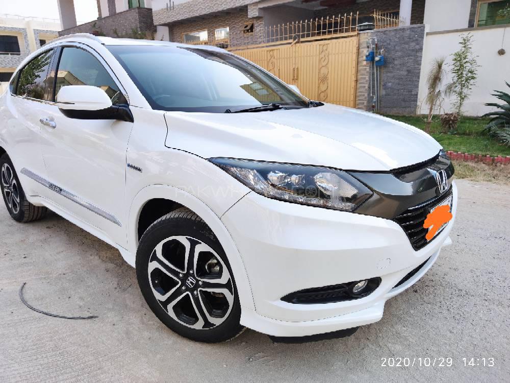Honda Vezel 2015 for Sale in Islamabad Image-1