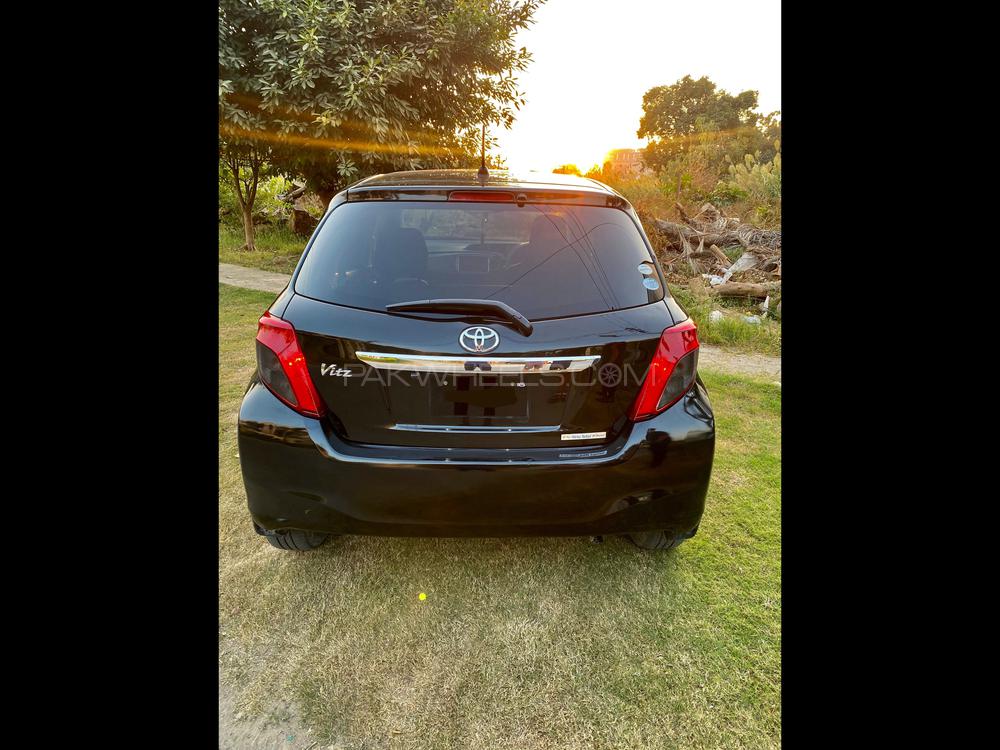 Toyota Vitz 2012 for Sale in Sialkot Image-1