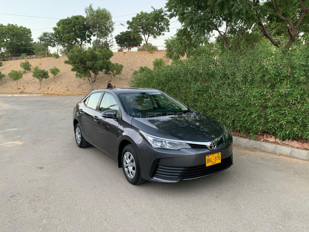 Toyota Corolla 2017 for Sale in Karachi Image-1