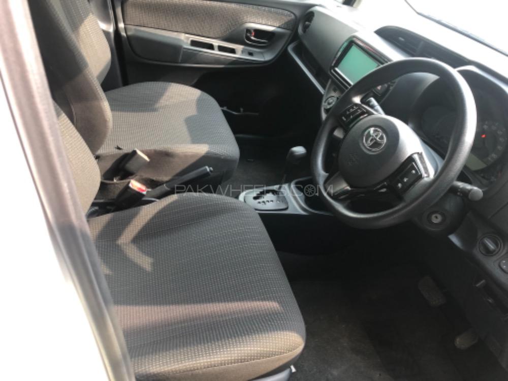 Toyota Vitz 2017 for Sale in Lahore Toyota Vitz 2017 for Sale in Lahore Image-10