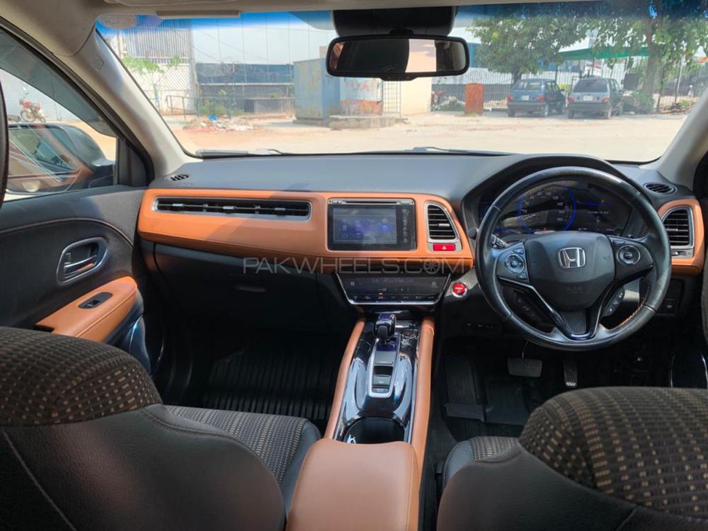 Honda Vezel 2015 for Sale in Rawalpindi Honda Vezel 2015 for Sale in Rawalpindi Image-14