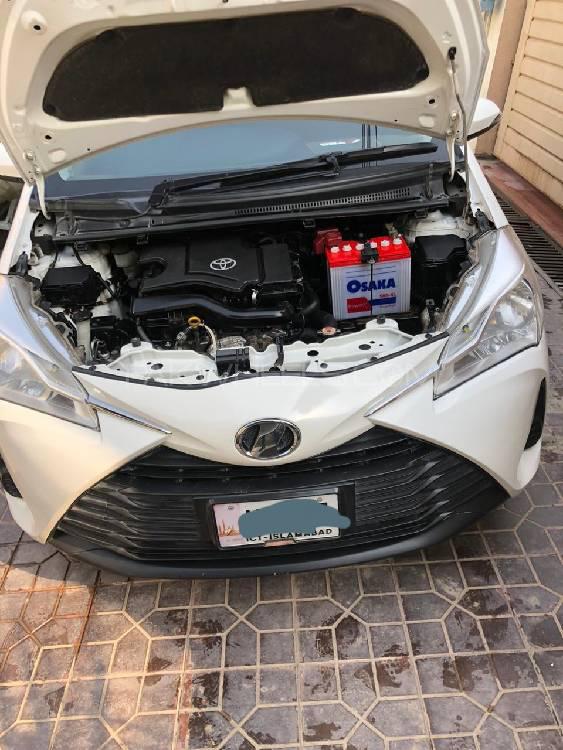 Toyota Vitz 2017 for Sale in Sialkot Image-1