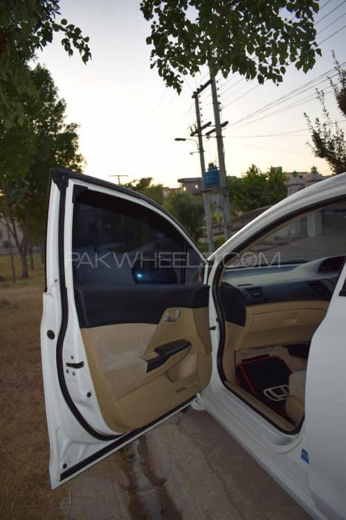Honda Civic 2014 for Sale in Islamabad Honda Civic 2014 for Sale in Islamabad Image-12