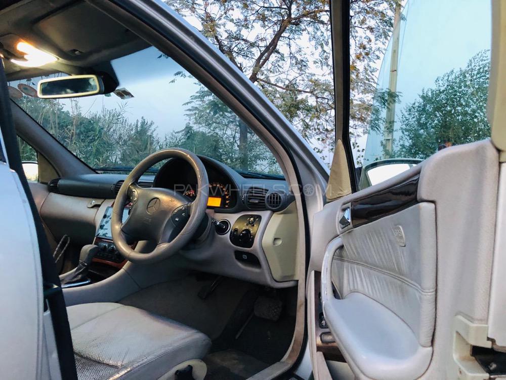 Mercedes Benz C Class 2002 for Sale in Peshawar Mercedes Benz C Class 2002 for Sale in Peshawar Image-3