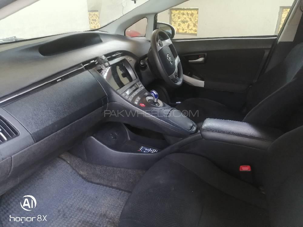 Toyota Prius 2013 for Sale in Peshawar Toyota Prius 2013 for Sale in Peshawar Image-9