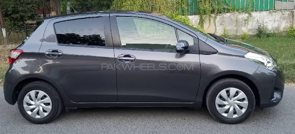 Toyota Vitz 2017 for Sale in Lahore Toyota Vitz 2017 for Sale in Lahore Image-4