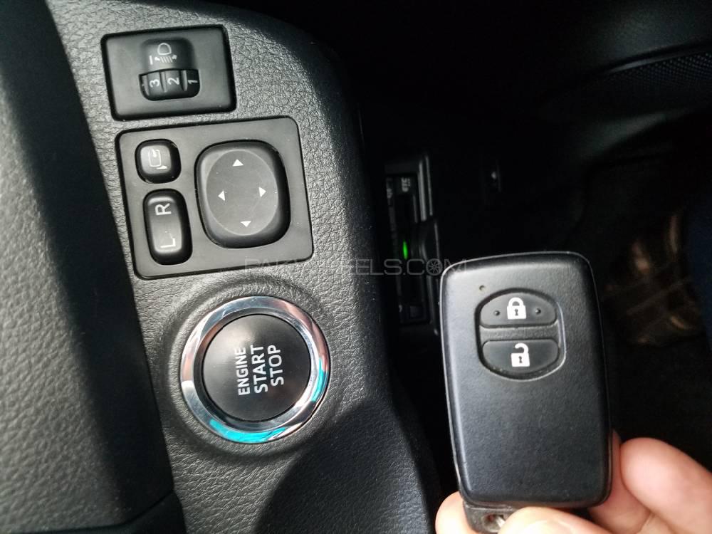 Toyota Vitz 2017 for Sale in Lahore Toyota Vitz 2017 for Sale in Lahore Image-5