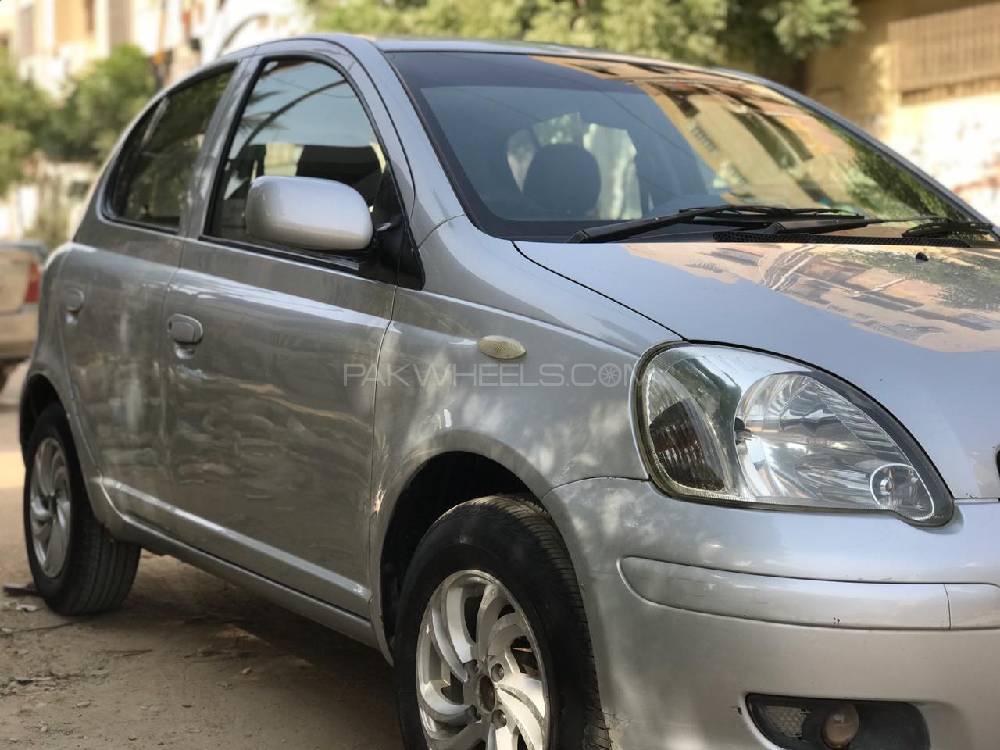 Toyota Vitz 2004 for Sale in Karachi Image-1