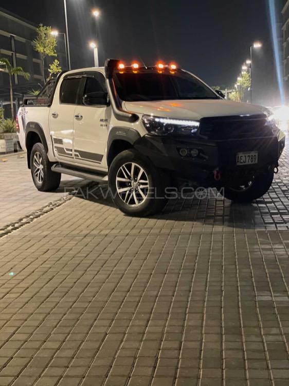 Toyota Hilux - 2021  Toyota Hilux - 2021  Image-2