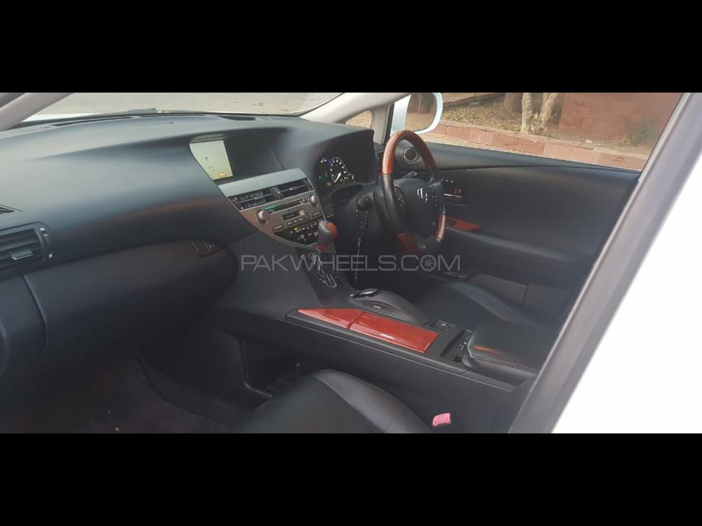 لیکزس آر ایکس سیریز 2010 for Sale in کراچی لیکزس آر ایکس سیریز 2010 for Sale in کراچی Image-9