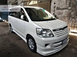 Slide_toyota-noah-x-l-selection-2002-43825330