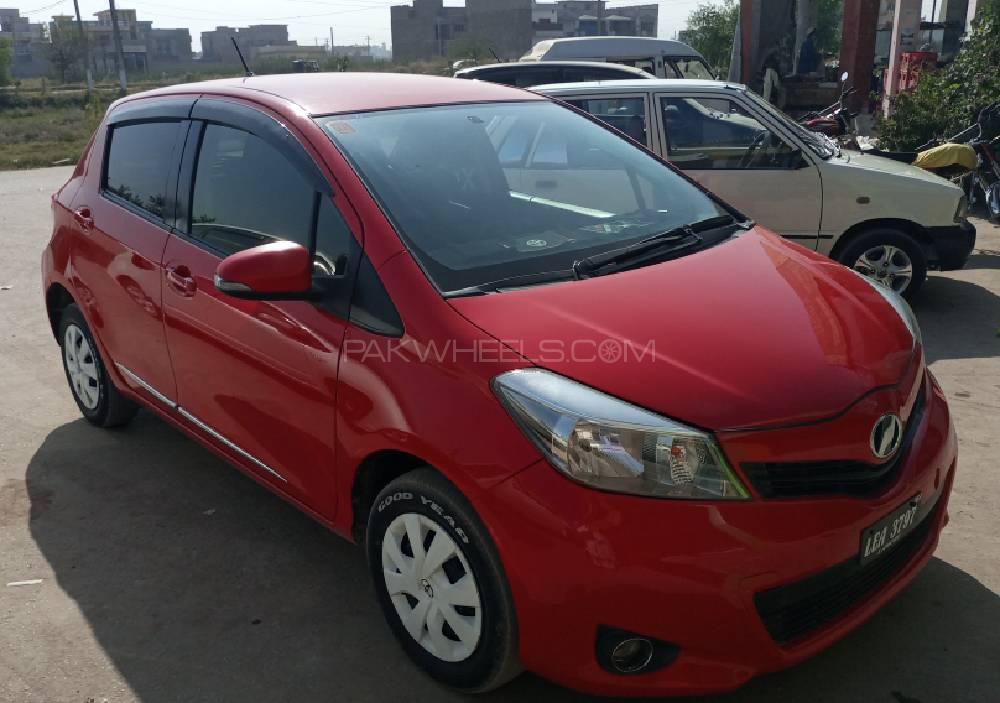 Toyota Vitz 2016 for Sale in Peshawar Image-1